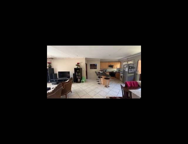 3 BEDROOM TOWNHOUSE FOR SALE IN NEW GERMANY